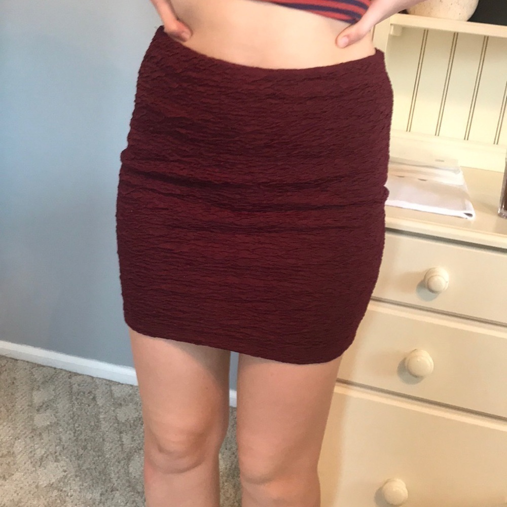 Forever21 burgundy bodycon skirt, Size M
